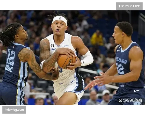 魔术队演练特殊战术，安排班切罗更多负责抢下篮板后的一传发起